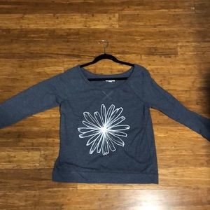Flower Graphic Long Sleeve Tee (blue/gray color)
